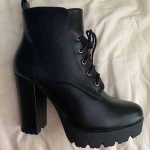 Women’s heeled boots